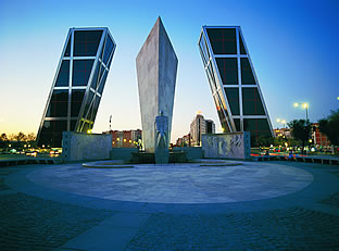 20090416130006-madrid-torres-ko-plaza-castilla.jpg